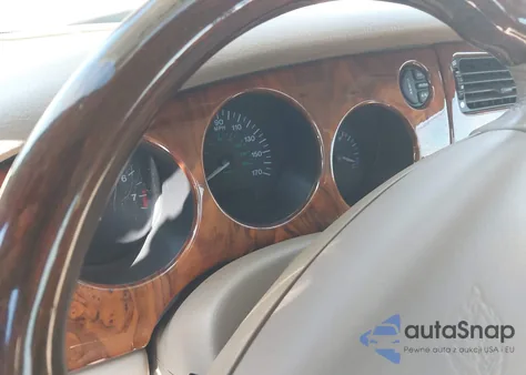 2002 Jaguar Xk8 z USA, uszkodzony, nr VIN SAJDA42C72NA26652